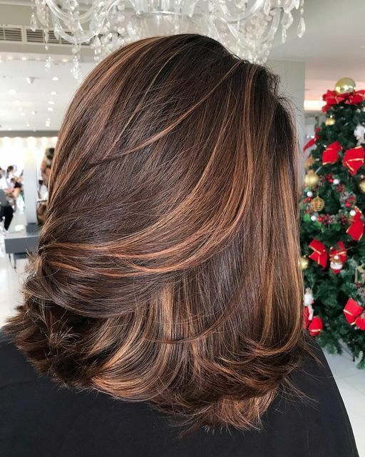 wavy hairstyles for women over 40