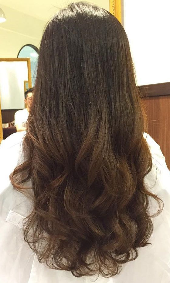 wavy hairstyles for women over 40