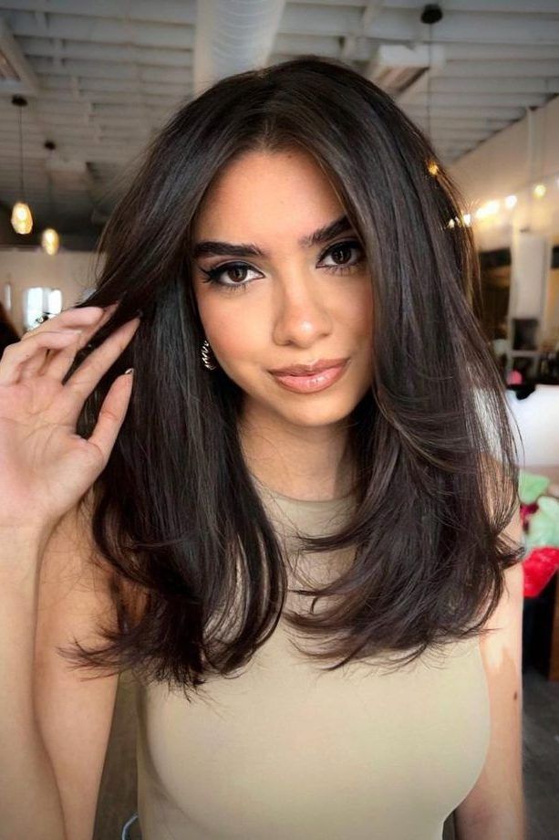 wavy hairstyles for women over 40
