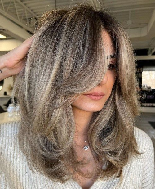wavy hairstyles for women over 40