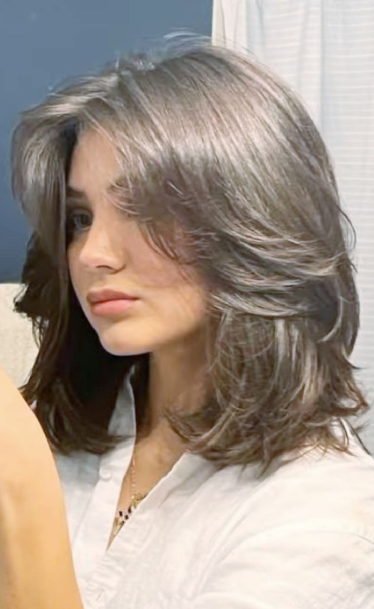 wavy hairstyles for women over 40