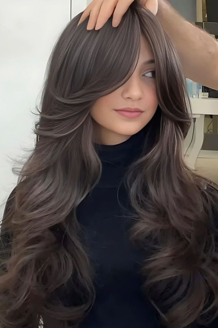 wavy hairstyles for women over 40