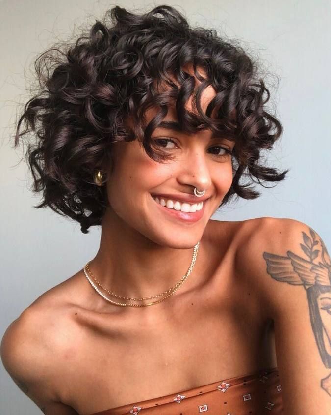 wavy hairstyles for women over 40