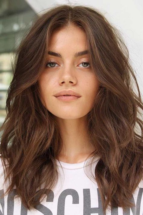wavy hairstyles for women over 40