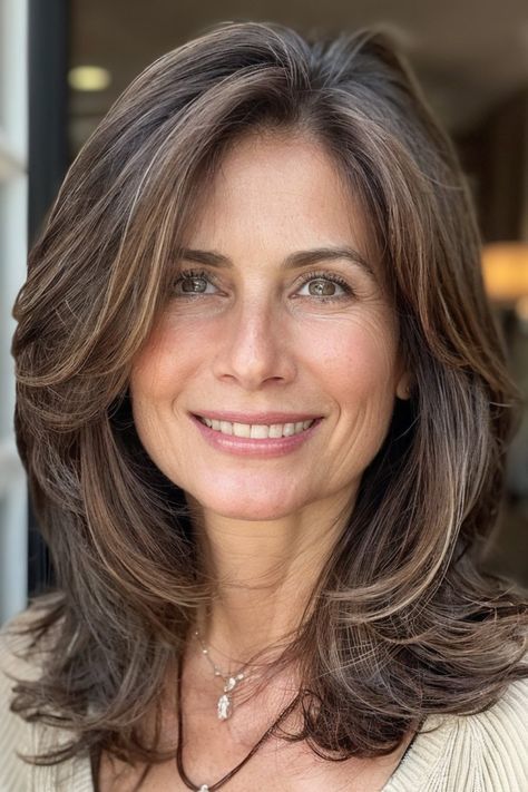 wavy hairstyles for women over 40