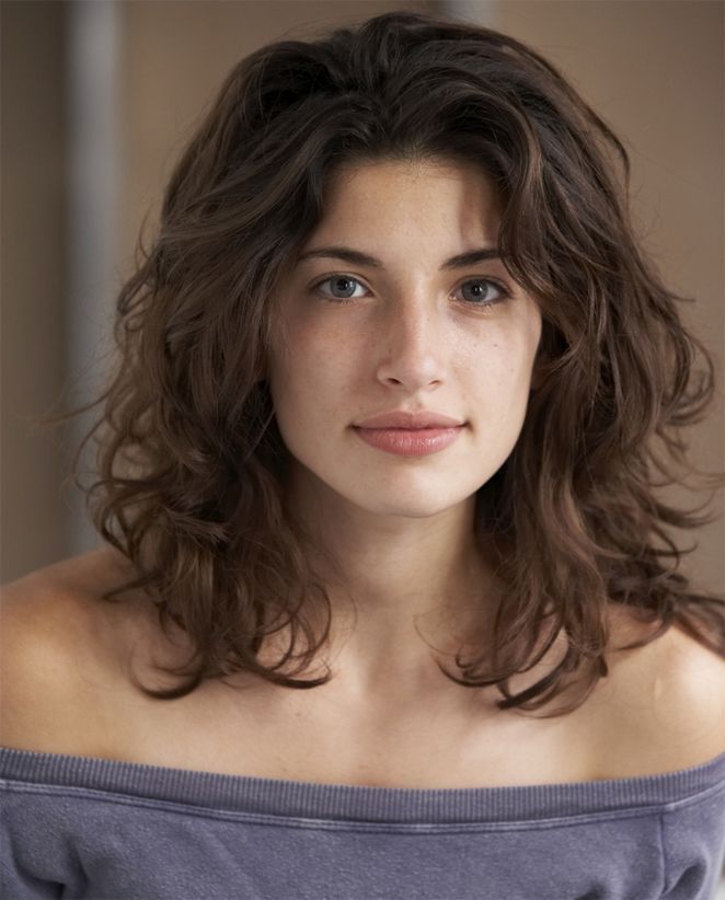 wavy hairstyles for women over 40