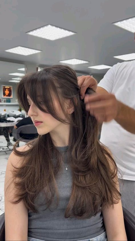 wavy hairstyles for women over 40