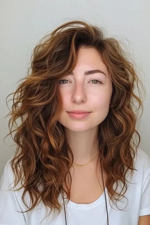 wavy hairstyles for women over 40