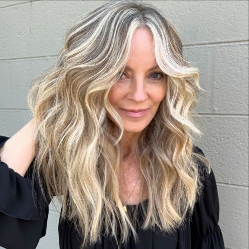 wavy hairstyles for women over 40