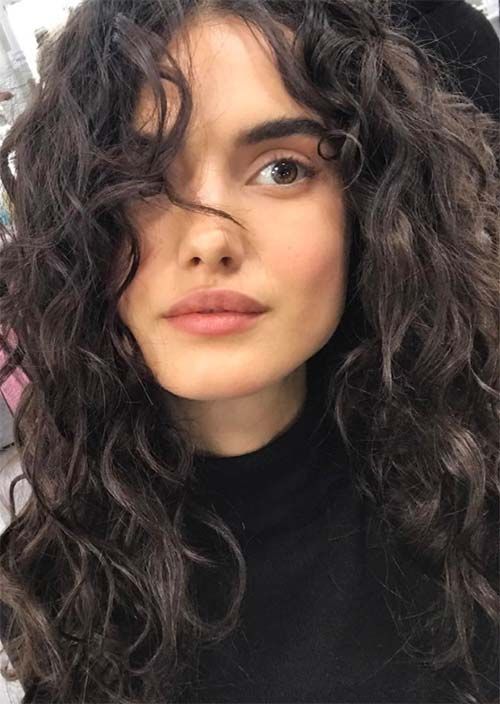 wavy hairstyles for women over 40