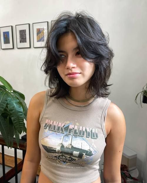 wavy hairstyles for women over 40