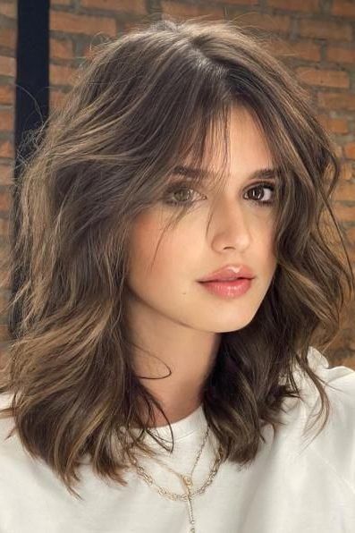 wavy hairstyles for women over 40