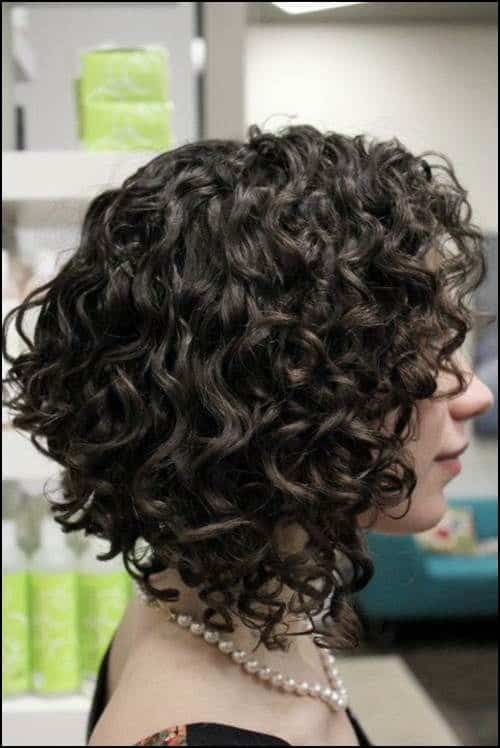 wavy hairstyles for women over 40