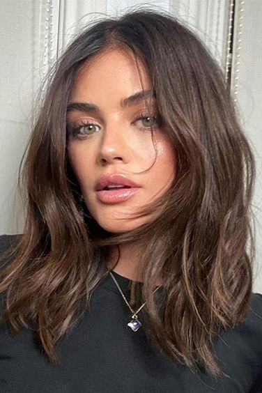 wavy hairstyles for women over 40