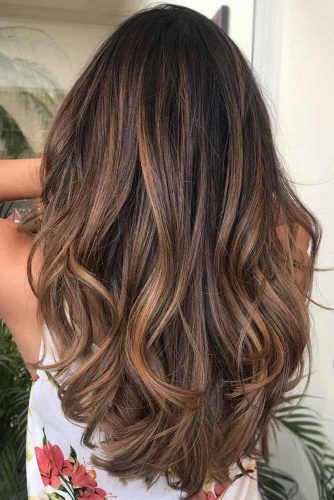 wavy hairstyles for women over 40