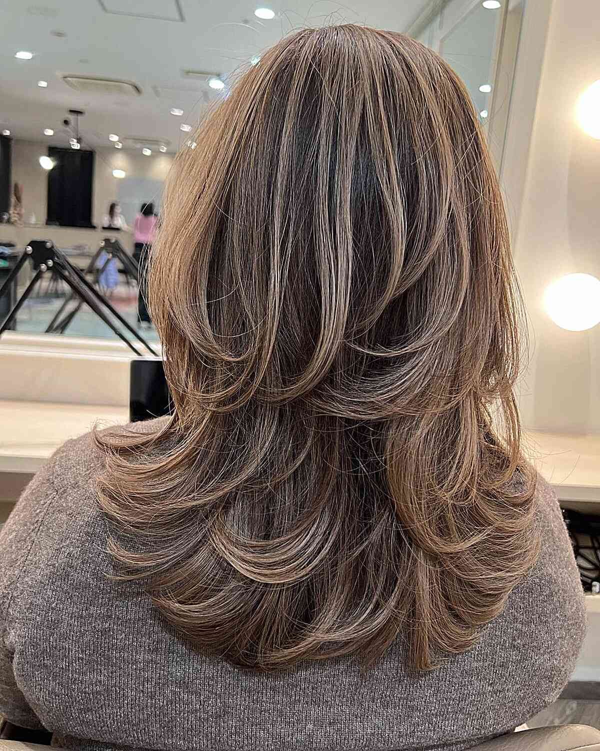 wavy hairstyles for women over 40