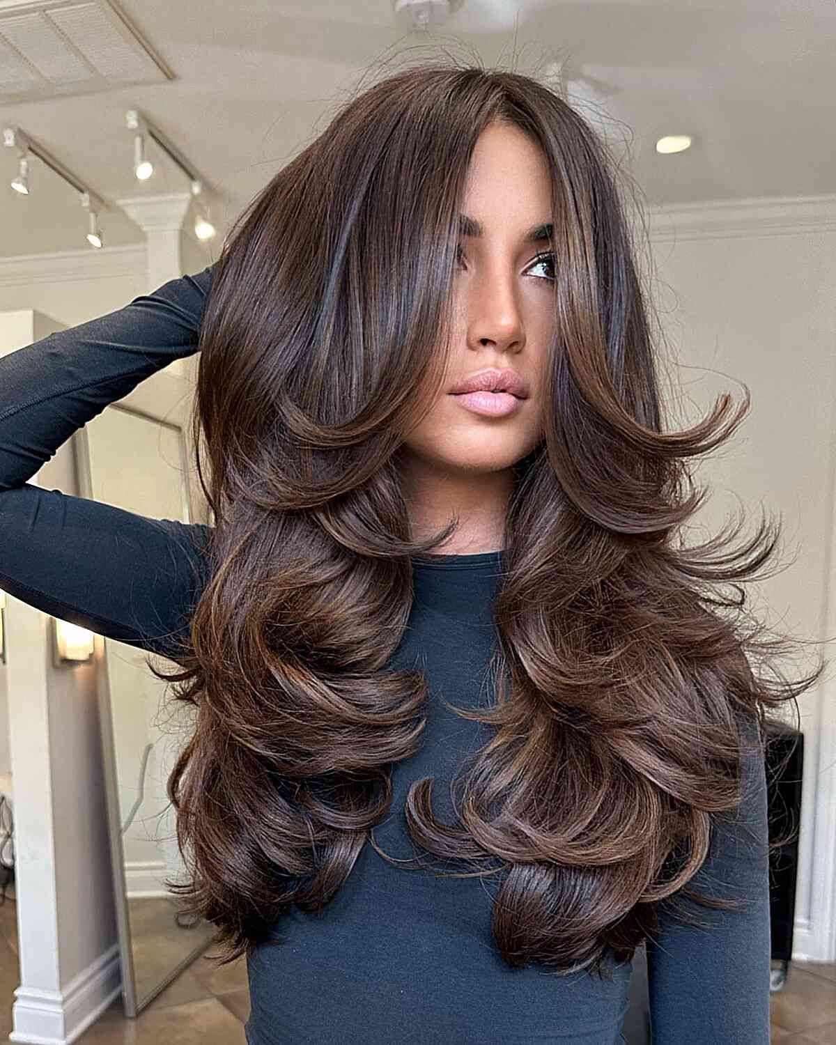wavy hairstyles for women over 40