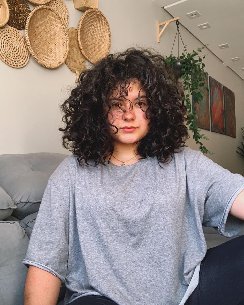 wavy hairstyles for women over 40