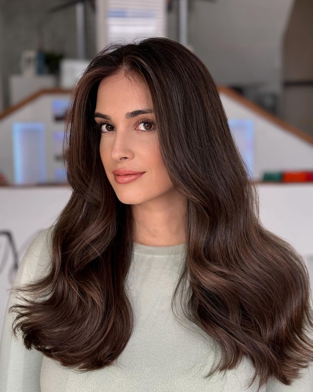 wavy hairstyles for women over 40