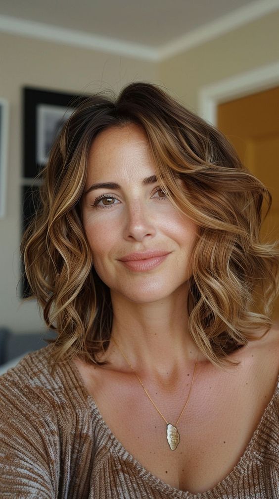 wavy hairstyles for women over 40